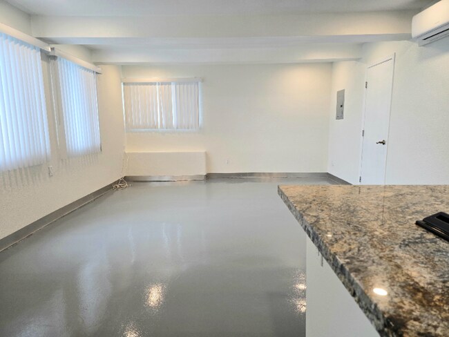 Foto del edificio - 1719 W Walnut Ave