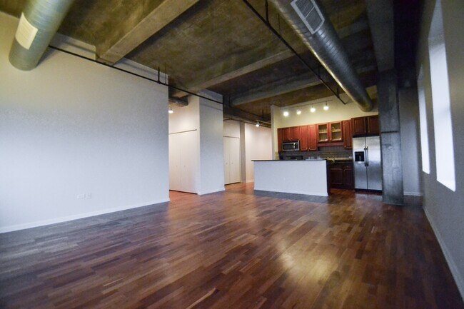 Building Photo - 1550 S Blue Island Ave