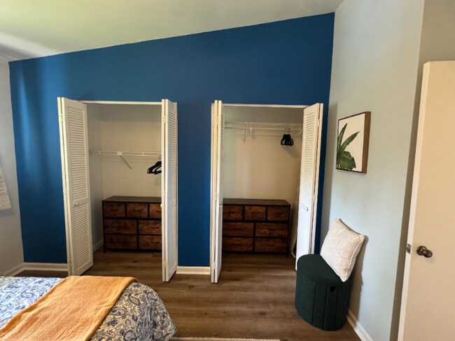 Foto del edificio - 3801 Crown Point Rd