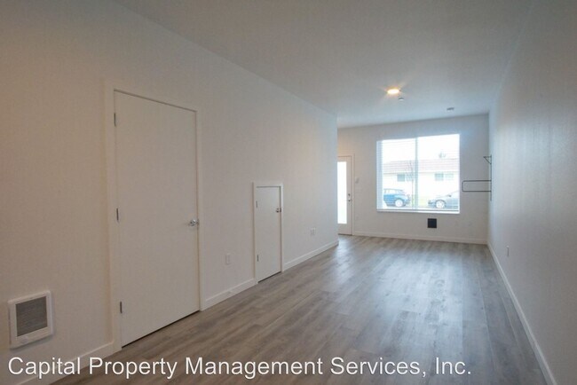 Building Photo - 7025-7045 N Mohawk Ave