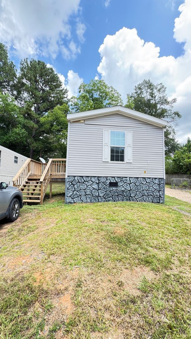 Building Photo - 2 Bedroom 2 Bath
