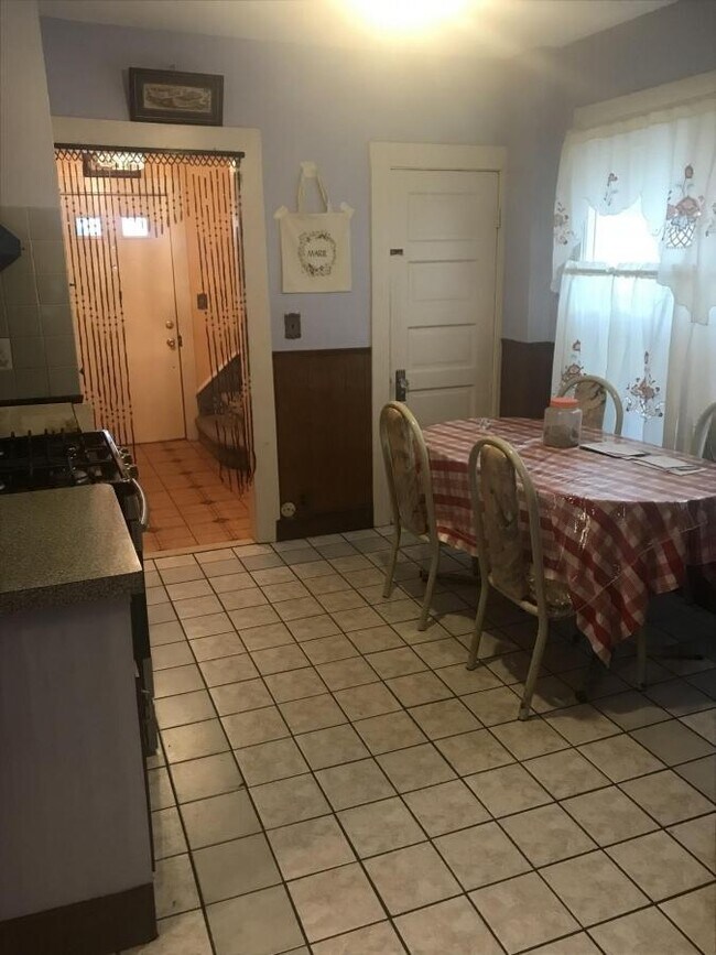 Building Photo - 3 bedroom in Medford MA