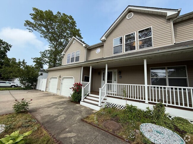 Building Photo - 109 Adirondack Dr