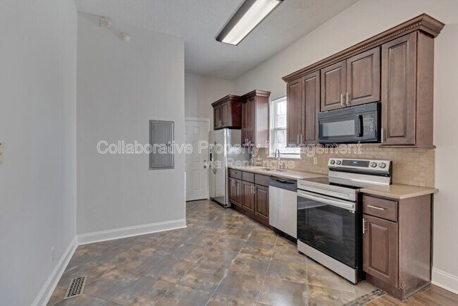Foto del edificio - 419 E 31st St
