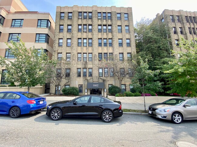 Foto del edificio - 1662 Commonwealth Ave
