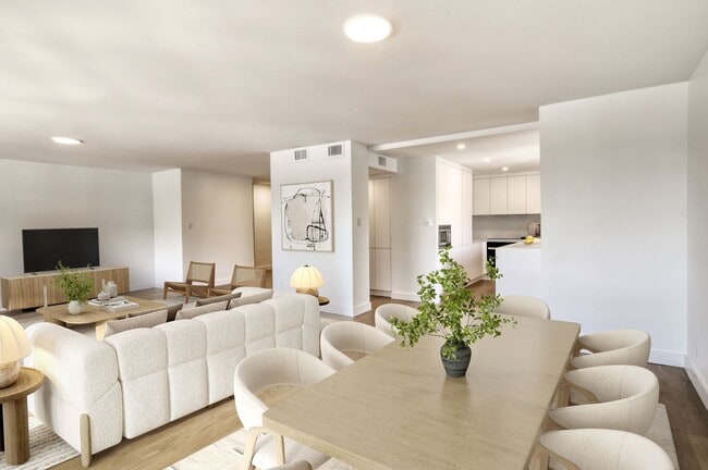 Building Photo - 3555 Cote-des-Neiges Road
