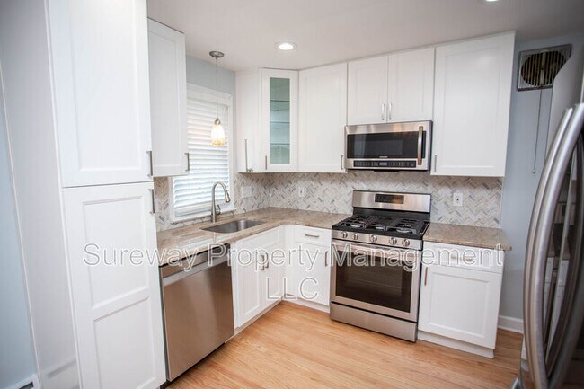 Building Photo - 196 Munger Ave