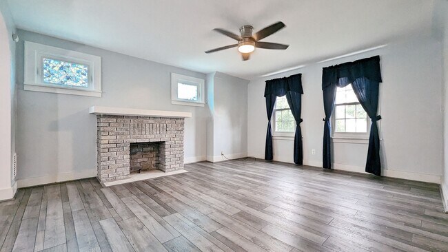 Foto del edificio - 81 Knox Ave