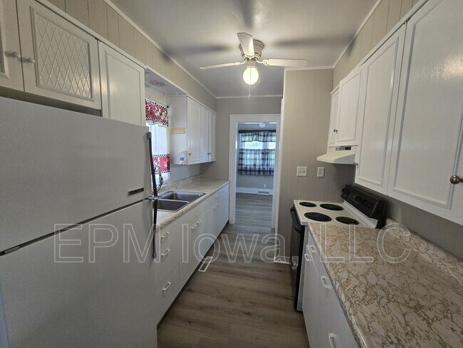 Building Photo - 1124 Kern St