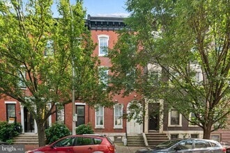 Building Photo - 1832 Green St