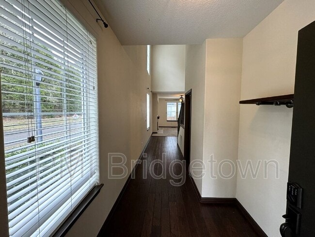 Building Photo - 3614 SE Trellis Pl