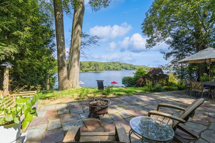 Foto principal - 224 Lake Shore Rd