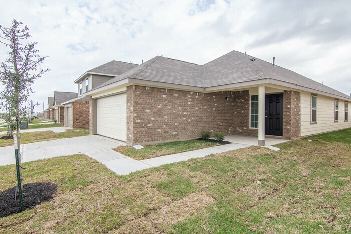 Building Photo - 24422 Borelli Dr