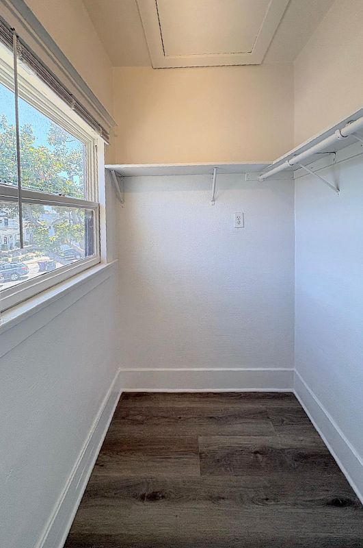 Foto del edificio - 433 W 4TH St