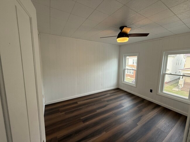 Building Photo - 2408 7th Ave