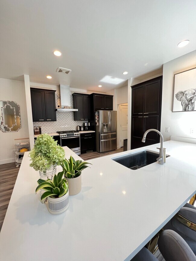 Building Photo - 11453 S Abbey Mill Dr