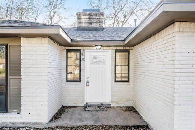 Building Photo - 408 Avondale Ln