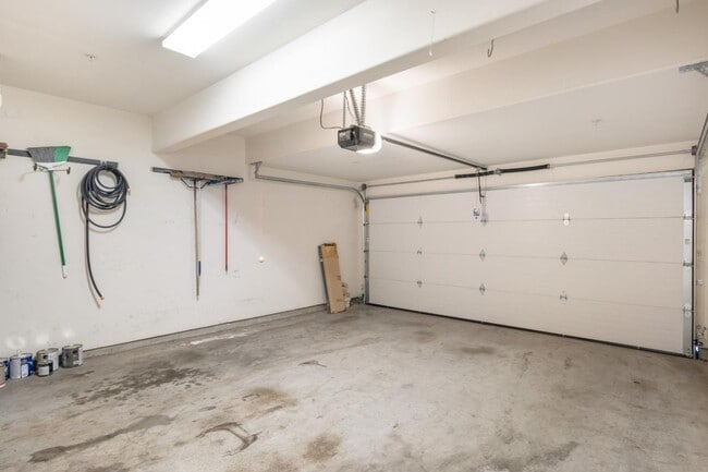 Building Photo - 307 Bautista Pl