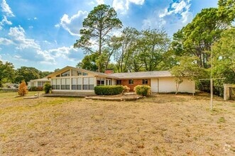 Building Photo - 1822 Silverside Dr
