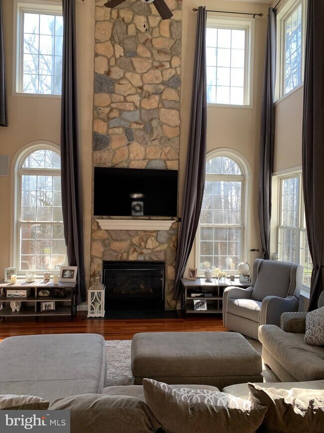 Foto del edificio - 26 Hidden Oaks Blvd