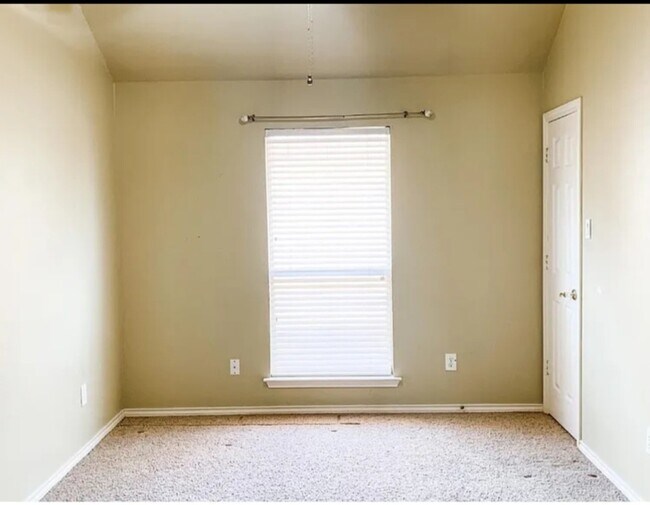 Foto del edificio - 9229 Daystar Dr