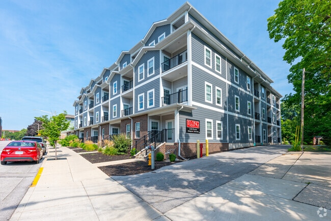 Building Photo - 120 Flats