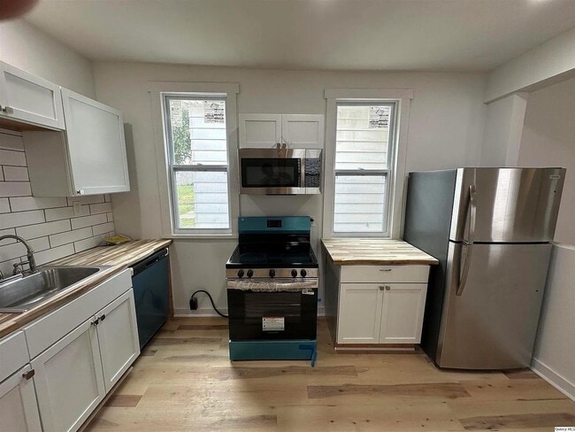 Foto del edificio - 836 Adams St