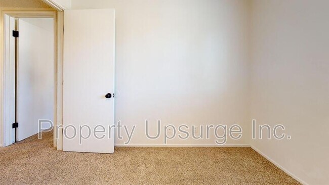 Building Photo - 1356 Hobart Dr