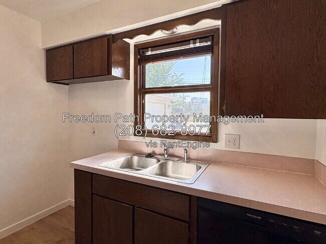 Foto del edificio - 2753 Fairway Dr