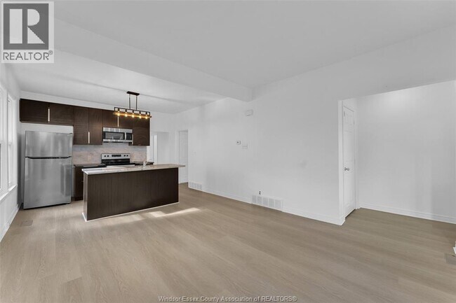 Building Photo - 759 Pierre Ave