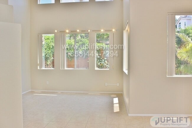 Foto del edificio - 3 Bed, 2.5 Bath Condo in Cornerstone Scrip...