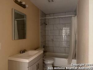 Building Photo - 3718 Pleasanton Rd