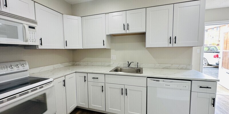 Primary Photo - Ivy Ridge Apartments 147-155