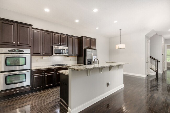 Building Photo - 6685 Hobbs Landing Dr E