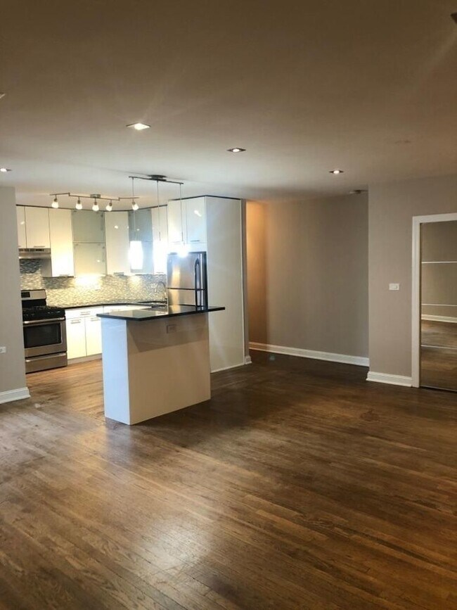 Foto del edificio - 530 W 236th St