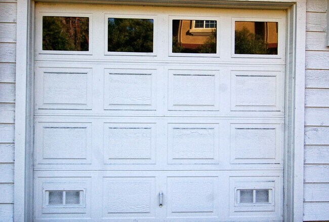 Building Photo - 608 Arcadia Terrace