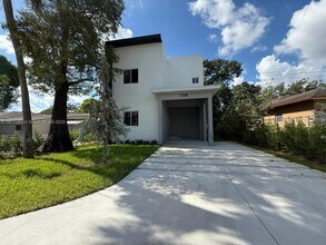 Building Photo - 2788 NW 9th Pl