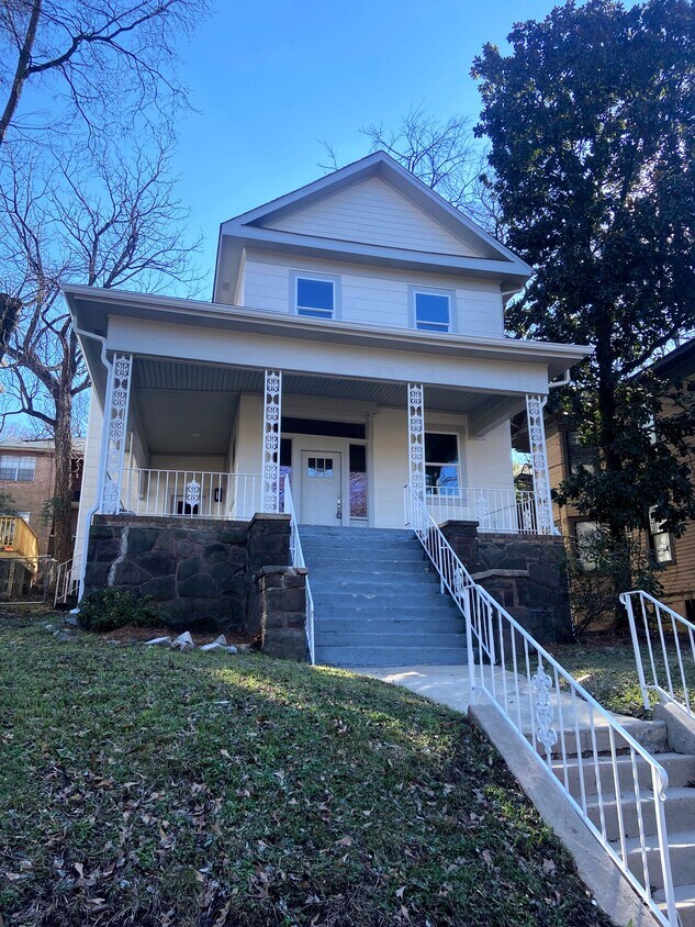 Foto principal - 1433 15th Ave S