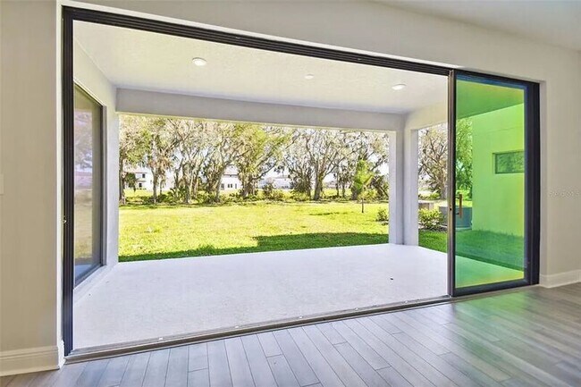 Foto del edificio - 14671 Horse Trot Rd