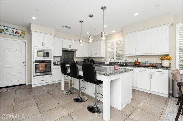 Building Photo - 291 Carmine