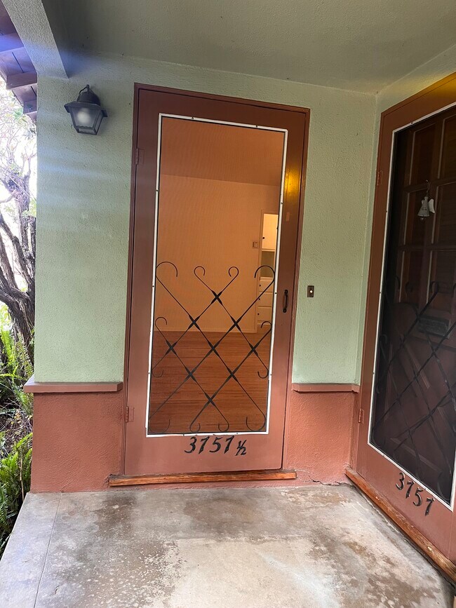 Foto del edificio - 3757 1/2 Inglewood Blvd