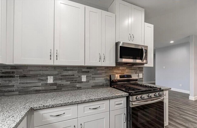 Foto del edificio - 8204 Moon Beam St