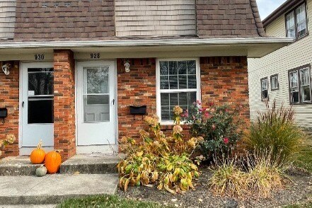Front Yard/Puerta principal - 928 Thomas Rd