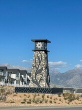 Building Photo - 909 W Sunspear Dr