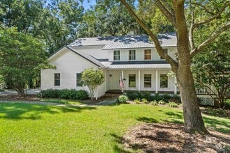 Building Photo - 16 Greenbrier Ln