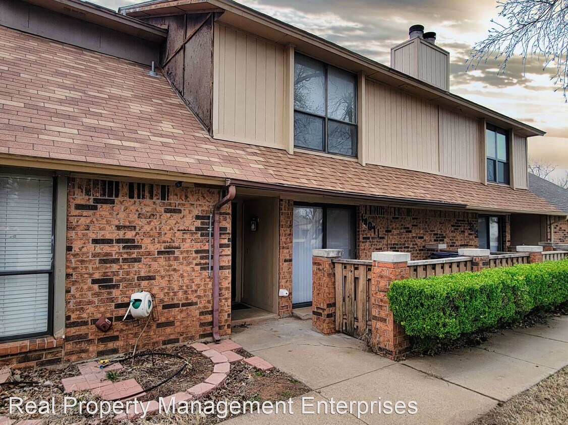 Primary Photo - 2 br, 2.5 bath House - 14011 Fairhill