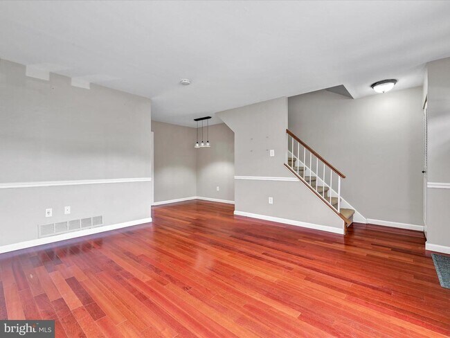 Building Photo - 2409 Hillock Ct