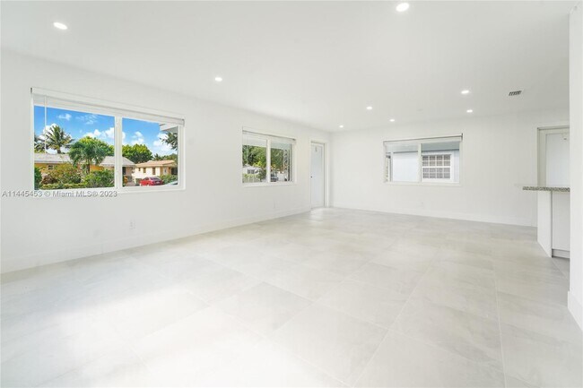 Foto del edificio - 857 W 34th St