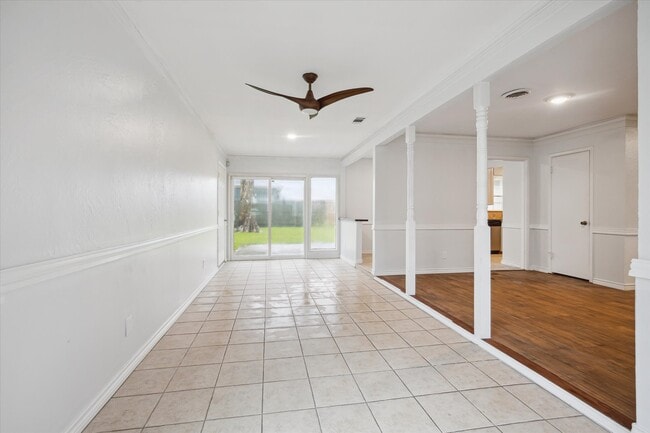 Building Photo - 5132 Mimosa Dr