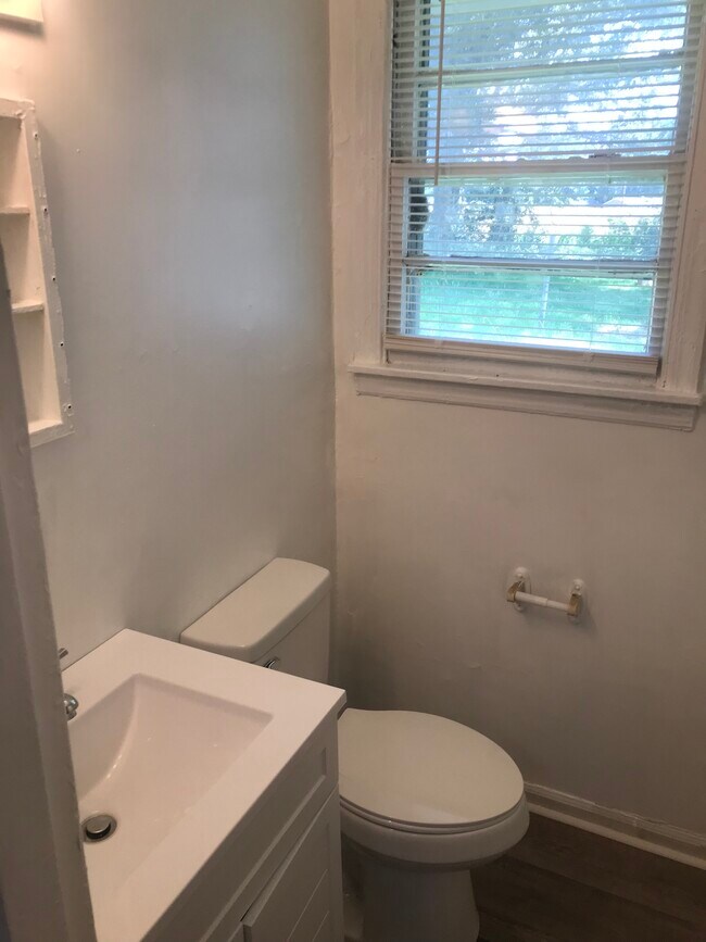 Foto del edificio - 1221 Ferndale Ln